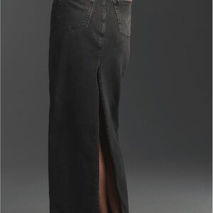 Good American Charcoal Denim Skirt w/ Zipper Split in back